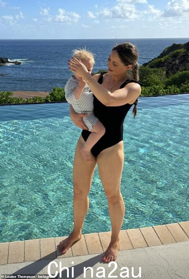 快乐:Louise Thompson 周四让气温飙升,因为她与未婚夫 Ryan Libbey 和他们的儿子 Leo 分享了她在圣卢西亚的“重要”假期中拍摄的一系列泳装照片