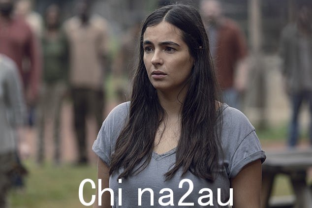 丹尼马斯特森的兄弟姐妹也是演员。 Alanna Masterson is pictured as Tara Chamblera in The Walking Dead