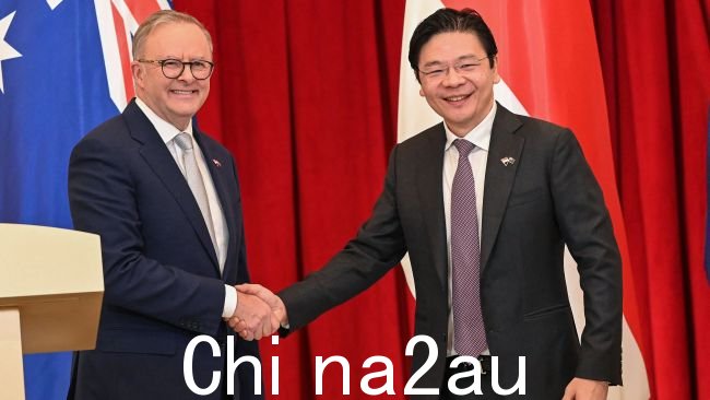 “在香格里拉对话之前,安东尼·艾博年会见了新加坡代理总理劳伦斯·黄舜才。图片:ROSLAN