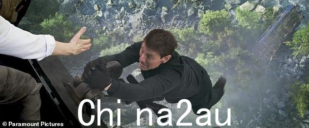 极端手段:明星直接打电话给高管和放映商来撞另一部电影,这几乎是闻所未闻的。克鲁斯此前曾因史蒂文·斯皮尔伯格的《壮志凌云:特立独行》“拯救好莱坞的一个**”而受到称赞;还是来自M:I 7