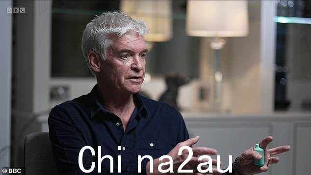 Phillip Schofield 在接受 Amol Rajan 的 BBC 采访时看起来瘦了很多