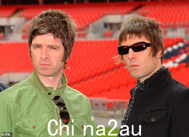 Liam 的兄弟 Noel Gallagher(左)最近透露明年不会有 Oasis 重聚,但乐队会有一张新专辑