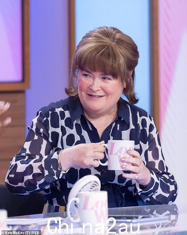 Susan Boyle 出现在 2020 年的 ITV 节目 Loose Women 中。她的首张录音室专辑 I Dreamed a Dream 是英国有史以来最畅销的首张专辑