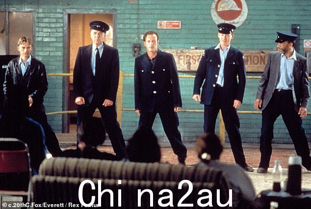 彼得·卡塔尼奥 1997 年的电影保持着狂热的经典地位,因其对社会一些陷阱的坦率和幽默的态度而受到赞赏。