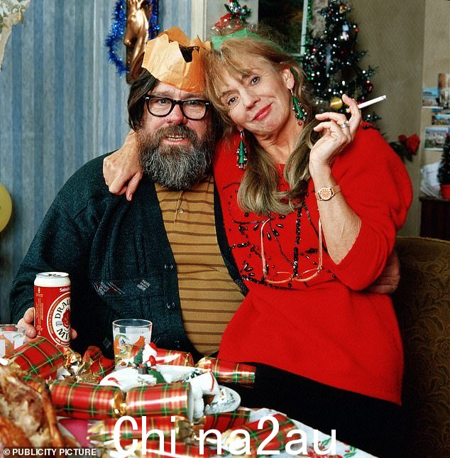 重归于好! Royle Family 的粉丝们准备惊喜重聚,因为 Ricky Tomlinson 和 Sue Johnston 将联手打造新系列的 Celebrity Gogglebox