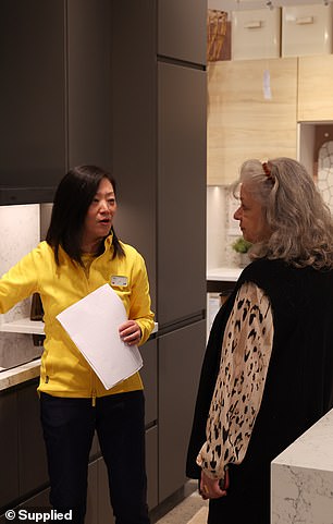 展示厨房和衣柜系统以协助规划,参观者仍然可以订购宜家产品系列中的任何产品