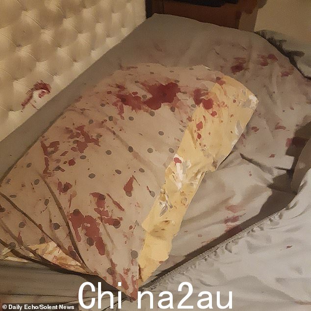 这对夫妇说他们自己或他们的邻居在十分钟内都无法通过 999 联系警察