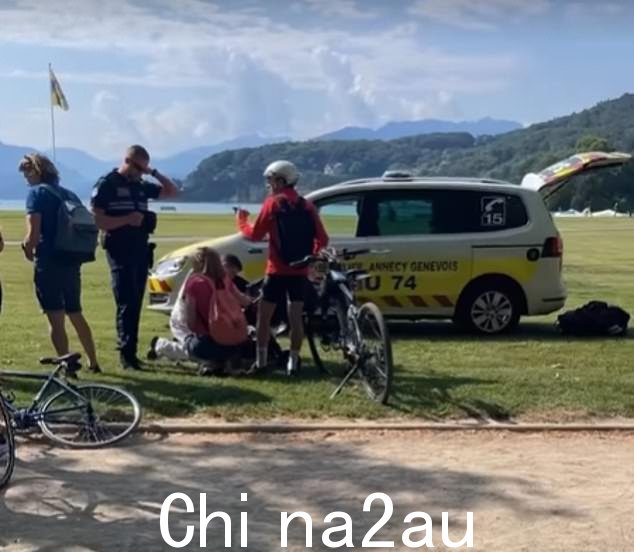 袭击发生后,两名儿童和一名成人目前情况危急,正在附近一家医院为生命而战。图为:现场