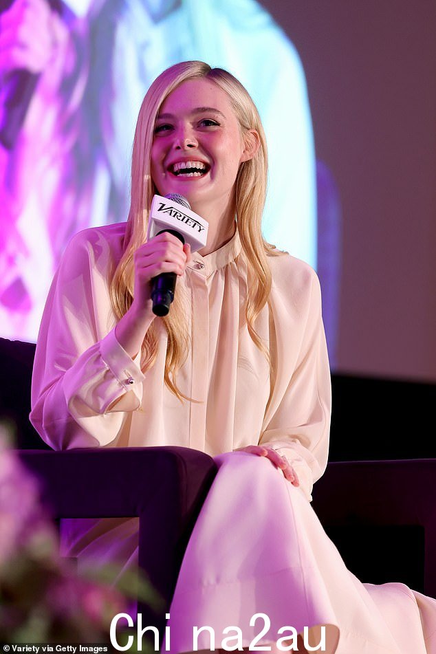 微笑的 Elle:Elle Fanning 在 2023 年 FYC Fest 上宣传她的热门 Hulu 剧集 The Great 时笑容满面……在一次有争议的揭露之后