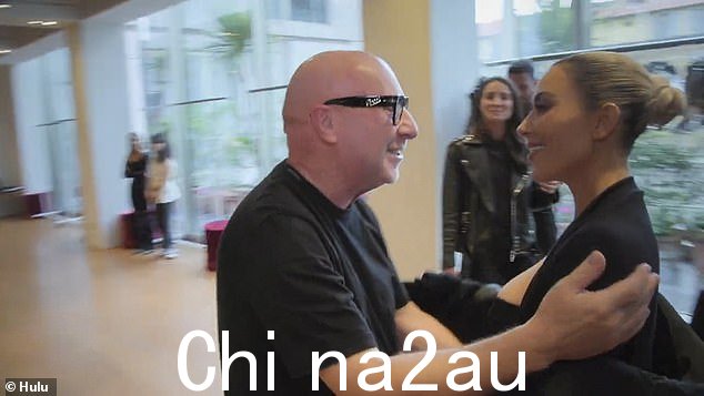Domenico:她会见了 Domenico Dolce 和 Stefano Gabbana,还有秀场造型师 Jack Borkett,坦白说他们必须“为一切设计风格”