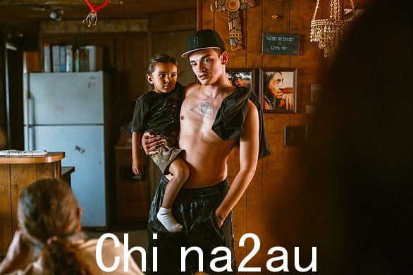 一年多之后,War Pony 终于在英国发布了,它也以非常不同的方式非常出色