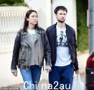 Alexa Chung 和 Tom Sturridge 订婚了吗？