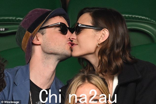 大揭秘!去年 7 月,这对情侣在参加温网锦标赛第七天时公开了恋情(如图)