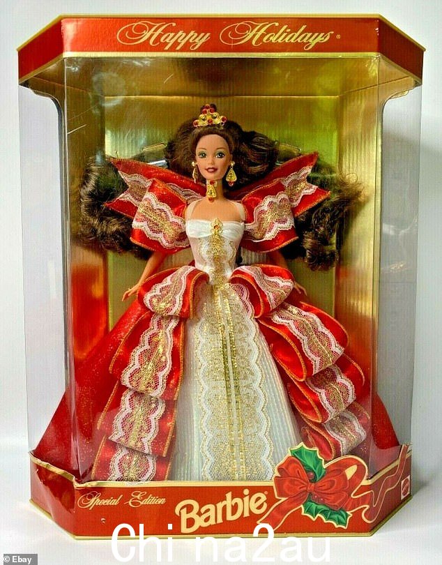 Happy Holidays Barbie 于 1997 年发行,此后价值达到 962 英镑,成为有史以来第四贵的芭比娃娃