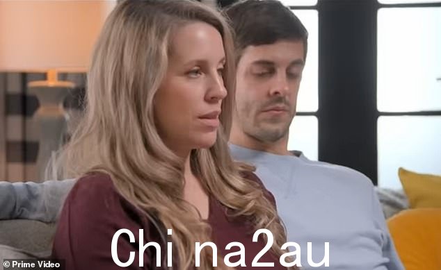 32 岁的 Jill Duggar Dillard 和她 34 岁的丈夫 Derick Dillard 是与之交谈的 Duggar 家族the Shiny Happy People filmmakers