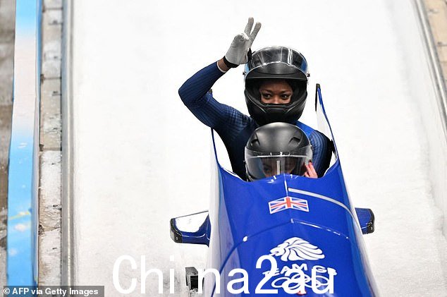 令人印象深刻的荣誉:前 GB 短跑运动员和奥林匹克雪橇运动员,她以 11.05 秒保持着英国女子最快 100 米冲刺的纪录