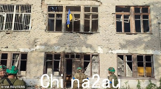 乌克兰国旗,布拉霍达尼的这面,随着基辅发起反击开始出现