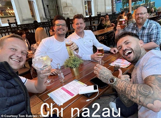 一个为支付将他的遗体带回英国的费用而设立的筹款页面已经筹集了将近 30,000 英镑的捐款