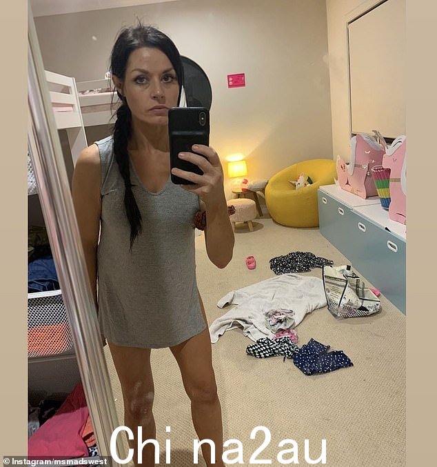 这位女演员继续讲述了她在小时候被虐待后作为一个年轻女性所经历的'折磨'