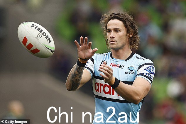 海因斯将在 2023 年再次将注意力转回到争夺 NRL 决赛的鲨鱼队