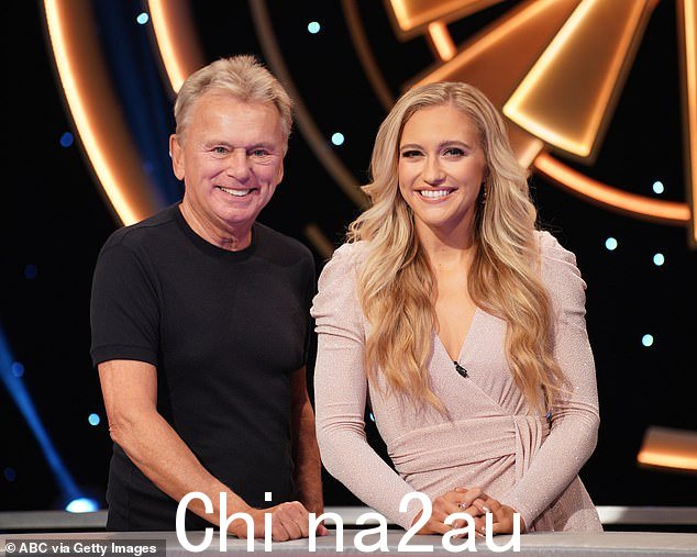 留在家里?其他名字也被观众抛在了帽子上,许多人建议 Sajak 的女儿 Maggie 应该接管