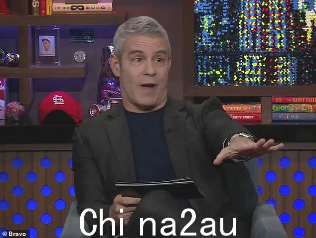 举起:安迪·科恩 (Andy Cohen) 卑躬屈膝地回溯他有争议的说法,即拉奎尔·莱维斯 (Raquel Levis) 在爆炸性的 Vanderpump Rules 重聚时“真的服药了”