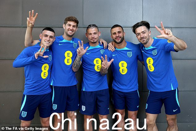 他成功了!尽管他狂野地弯腰,杰克仍然在周五英格兰对阵马耳他的比赛前参加了训练