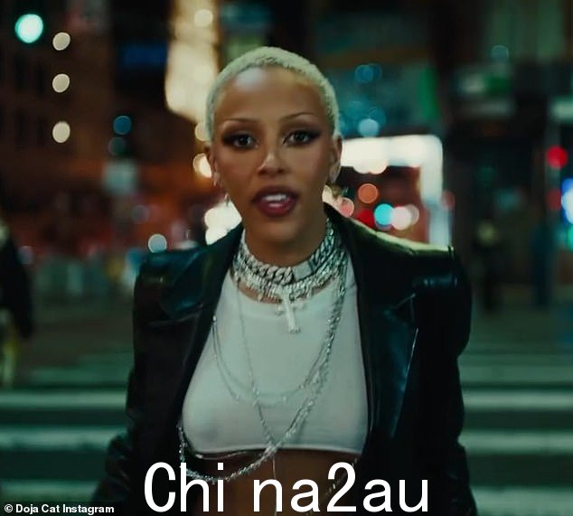 她回来了! Doja Cat 正准备发行她的新单曲 Attention ¿ 这是她备受期待的第四张录音室专辑中的第一张