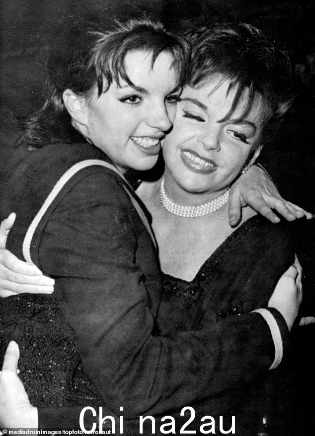 Judy Garland 抱女儿 Liza Minelli