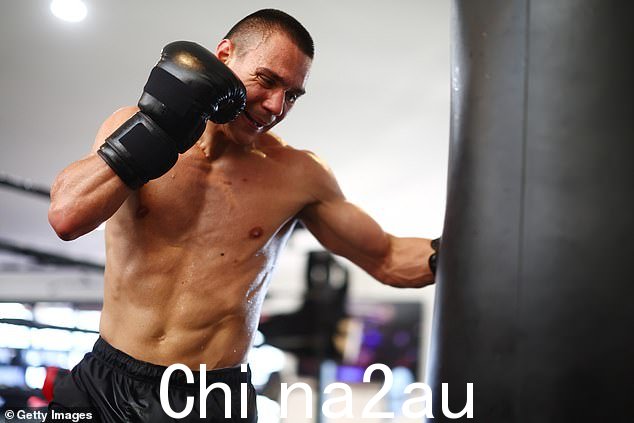 Tszyu 告诉澳大利亚每日邮报,他正准备在与墨西哥人的消耗战中投入“大量重击”