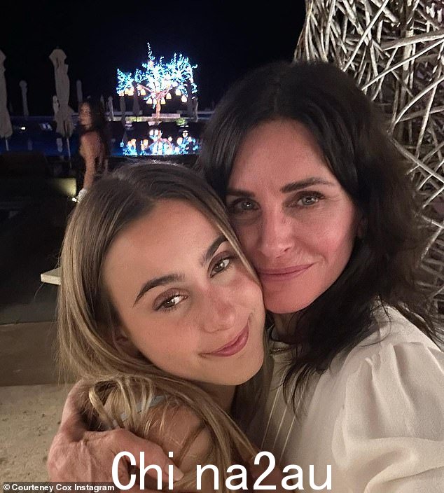 她漂亮的女婴:Cox 周三早上在她的 Instagram 上祝愿她的独生女女儿 Coco Arquette 19 岁生日快乐