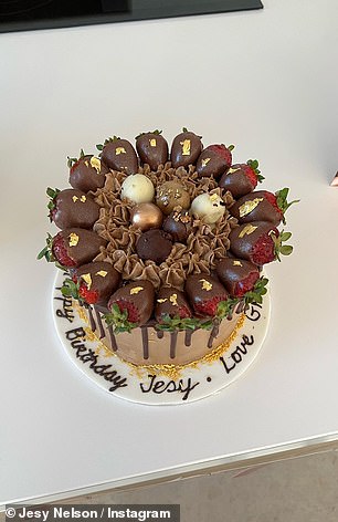 美味! Jesy 分享了她令人难以置信的蛋糕的照片