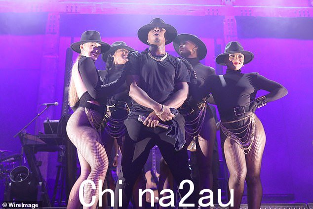 巡演:Ne-Yo 一直在忙着准备他即将到来的巡演。香槟和玫瑰之旅将于 9 月 9 日在底特律开始,然后在 10 月 4 日之前穿越美国。Robin Thicke 和 Mario 将担任开场表演