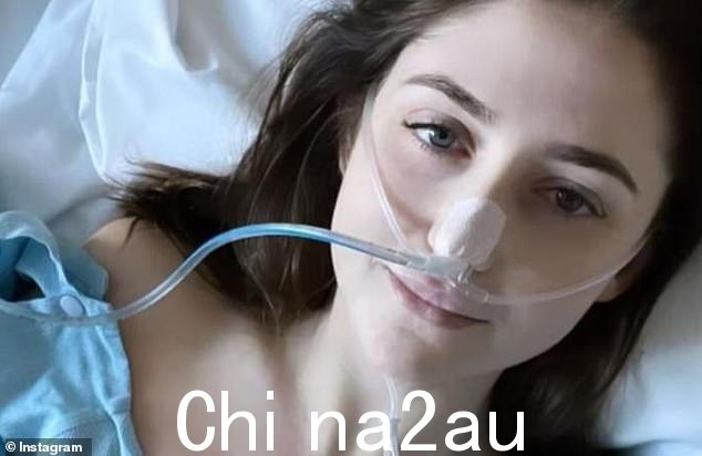 Savage 女士(上图)创立了六小时项目,以传播对黑色素瘤的认识,并在社交媒体上抨击晒黑的'美化'