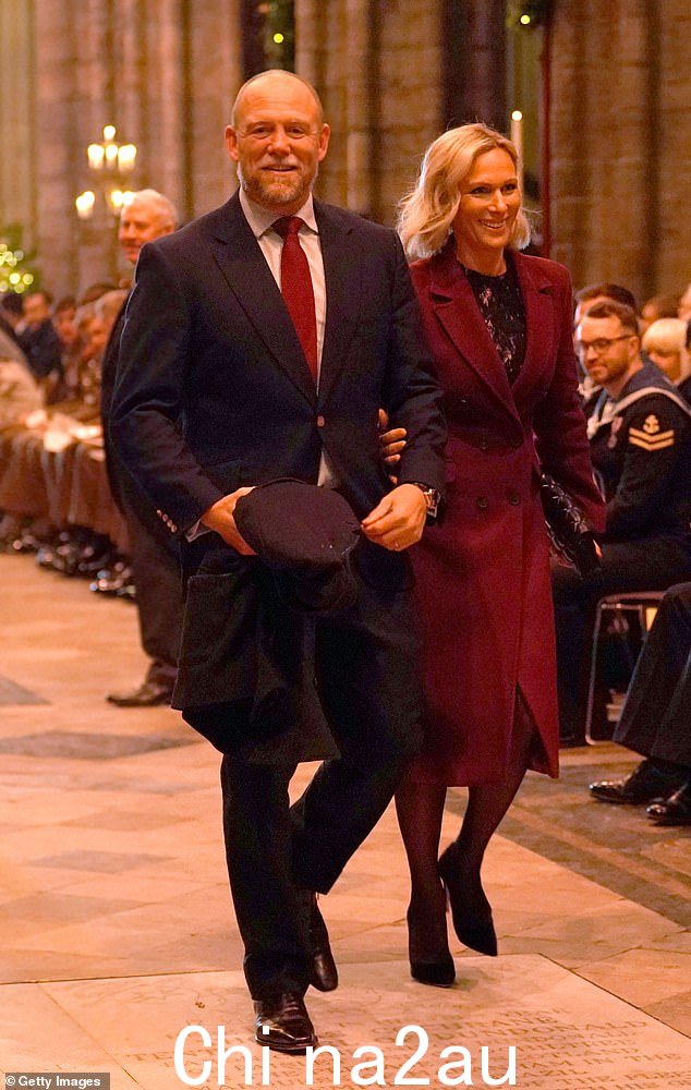 Mike 和 Zara Tindall 参加 2022 年 12 月 15 日在威斯敏斯特教堂举行的'一起过圣诞节'颂歌服务