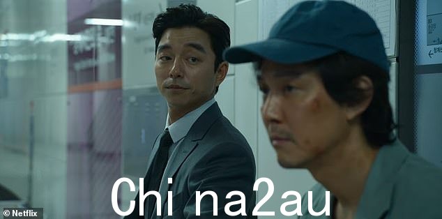 再次返回:预告片也确认是那个龚第一季出现的 Yoo 回归,成为最初邀请 Gi-hun 玩游戏的神秘西装男
