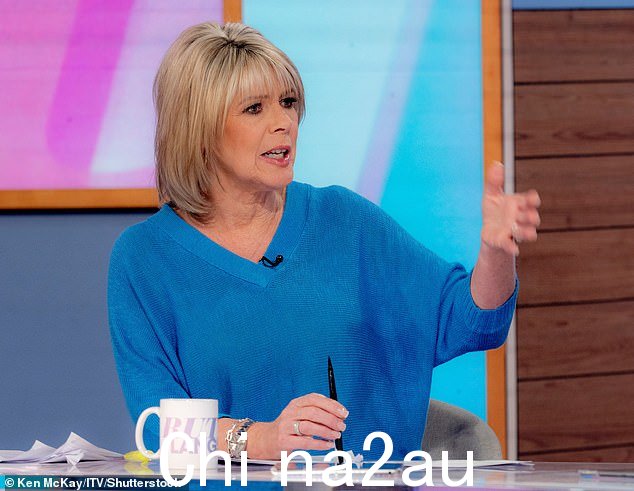 时间紧迫:当 Gregg 开始讲述他如何与妻子 Anna 抚养他不会说话的儿子时,Ruth Langsford 被迫插话,说她需要结束谈话