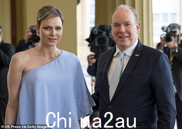 摩纳哥阿尔伯特亲王在蒙特卡洛电视节开幕式上想念他的妻子夏琳公主,但他的女儿 Ja 加入了他的行列zmin, who fly in from California