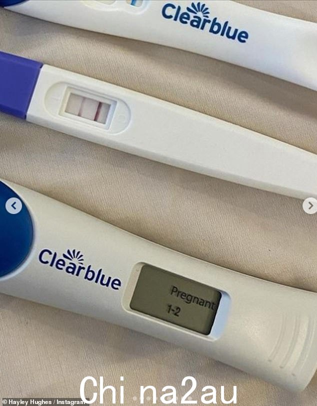令人兴奋：帖子中还有一张她的妊娠测试呈阳性的照片，当她发现时，她已经怀孕 1-2 周了
