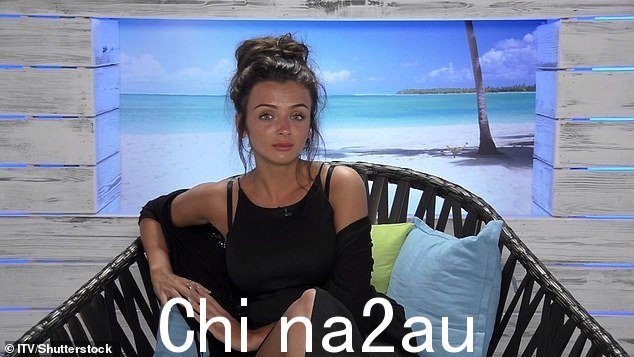 Kady 在系列 2 中被介绍为斯蒂夫尼奇的“说得好像是化妆师”