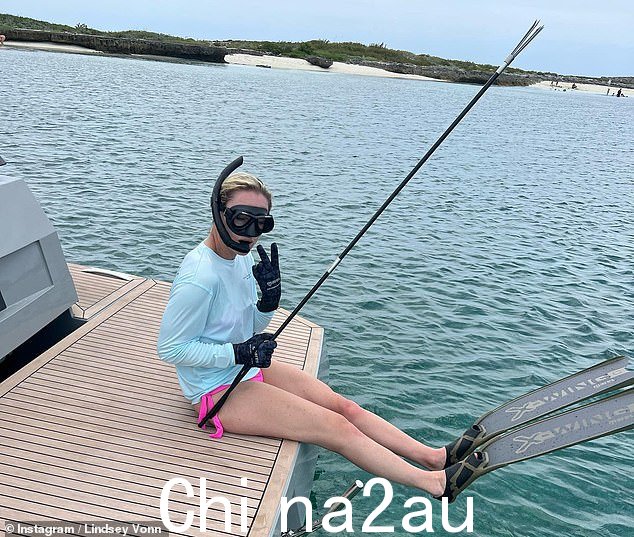 玩得开心吗?这位奥运选手在进入大海与黄貂鱼一起浮潜后在 Instagram 上发布了一组照片