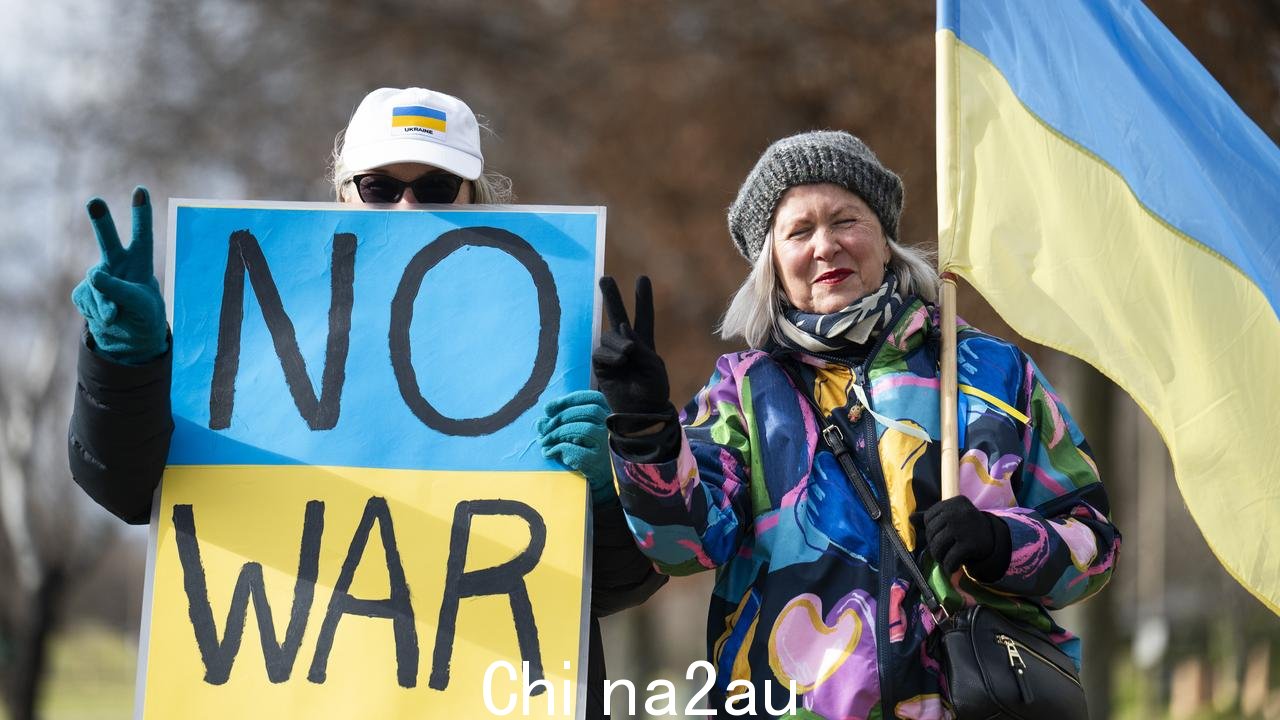 抗议者呼吁结束乌克兰战争。图片：NCA NewsWire / Martin Ollman