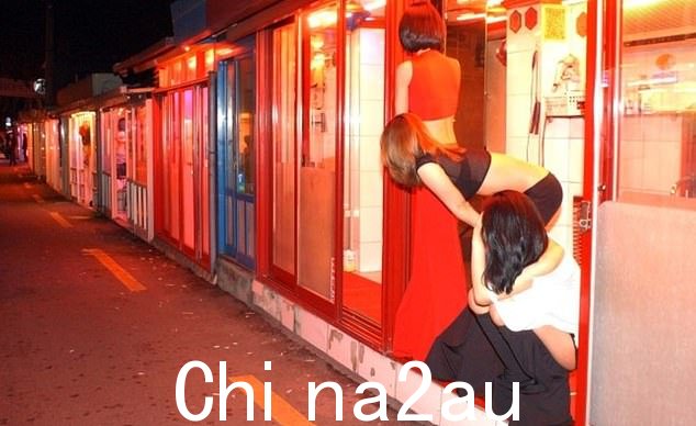 5 岁至 14 岁之间,无家可归的 Choi 住在大田破旧的红灯区的街道上