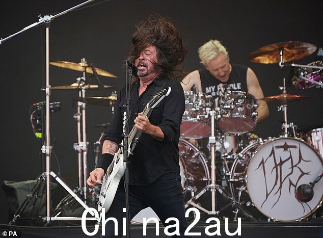 鼓手:新鼓手 Josh 于 5 月加入乐队,此前他曾在泰勒的致敬音乐会上演奏,并与 Sting 和 Guns N' Roses 等乐队一起巡演
