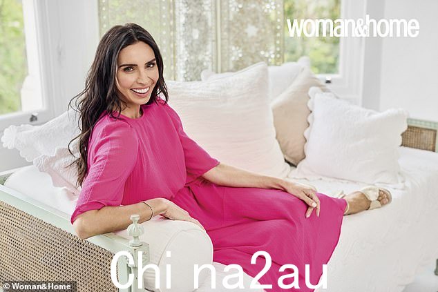 充满爱:克里斯汀形容自己是一个混合家庭的一部分,她很可爱,但她不记得自己之前的生活