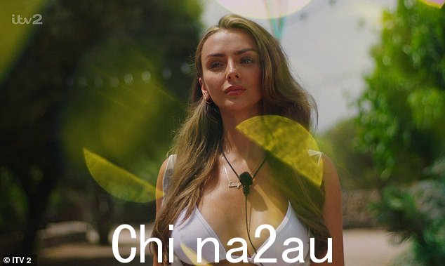 到达:凯迪在剧集开始时隆重抵达别墅,而女孩们在放松的水疗日离开别墅,没有意识到她的到来