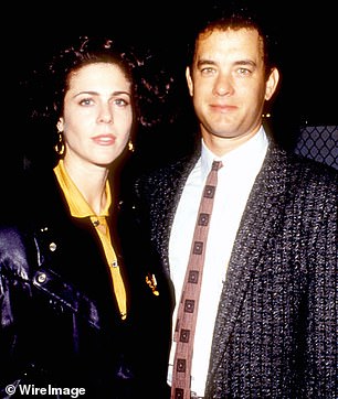 两人于 1986 年正式亮相红毯。虽然他和刘易斯尚未离婚,但他们在那时就分手了
