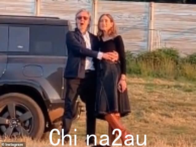特殊时刻:披头士传奇人物还与妻子 Nancy 一起观看沃西农场的日落