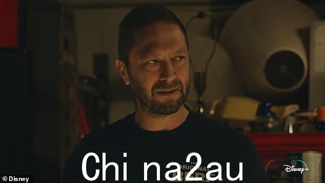 Richard 'Richie' Jerimovich (Ebon Moss-Bachrach) 努力将他们肮脏的三明治店改造成第二季的下一个级别的餐厅