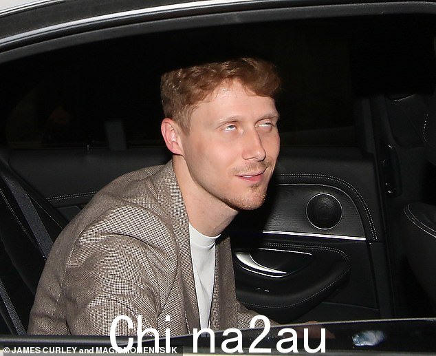 享受生活吗?她的前伦敦东区剧组成员杰米·博思威克 (Jamie Borthwick) 仍在肥皂剧中扮演劳拉的丈夫杰伊·布朗 (Jay Brown),他似乎也很享受他的夜晚